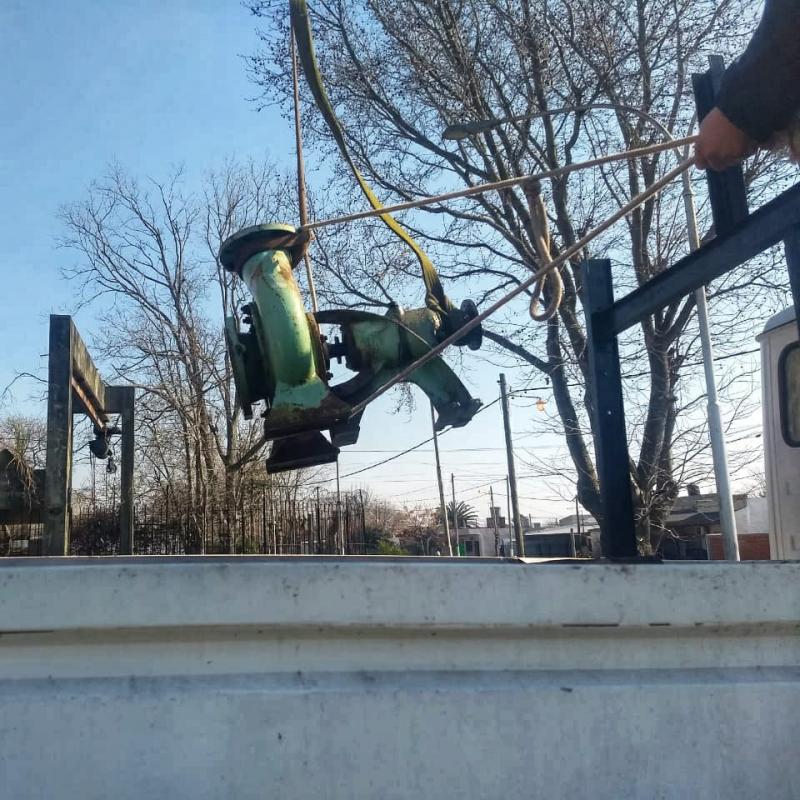 Trabajos de mantenimiento en la Estación de bombeo en Berisso