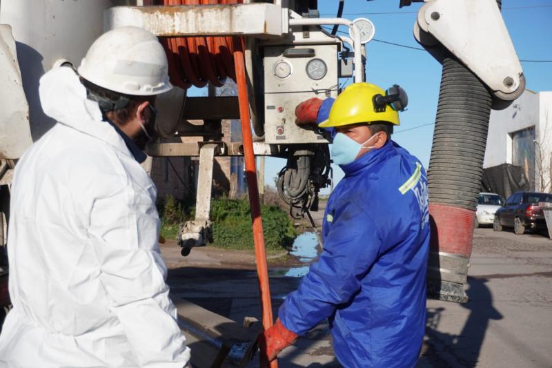 Trabajos sobre la red cloacal en Ingeniero White