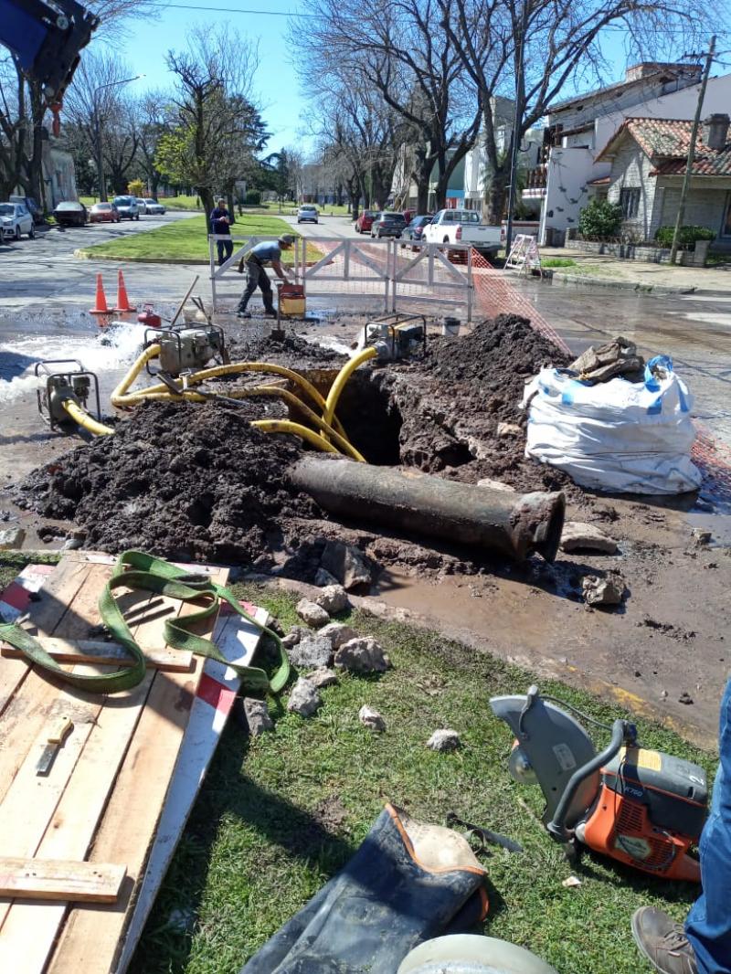 ABSA finalizó la reparación de una cañería en La Plata