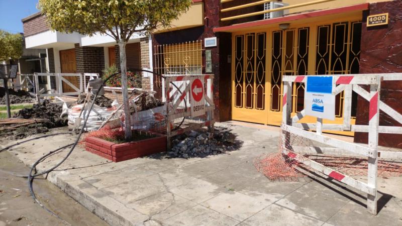 ABSA realiza recambio de cañerías en Berisso
