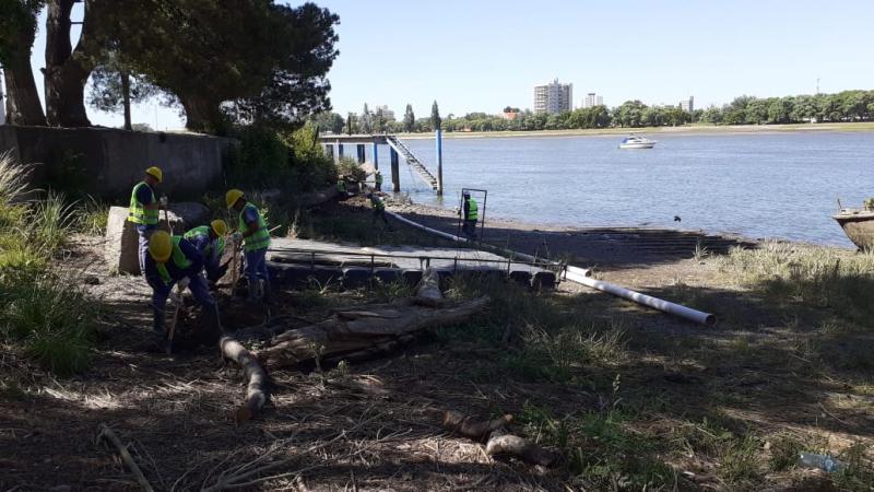 Patagones: se inició la instalación de una nueva bomba sobre el canal del río