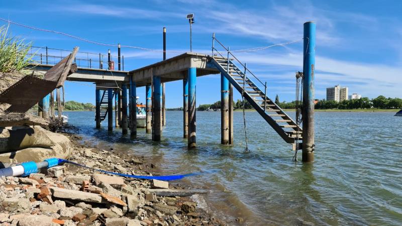Patagones: avanza la instalación de la bomba flotante