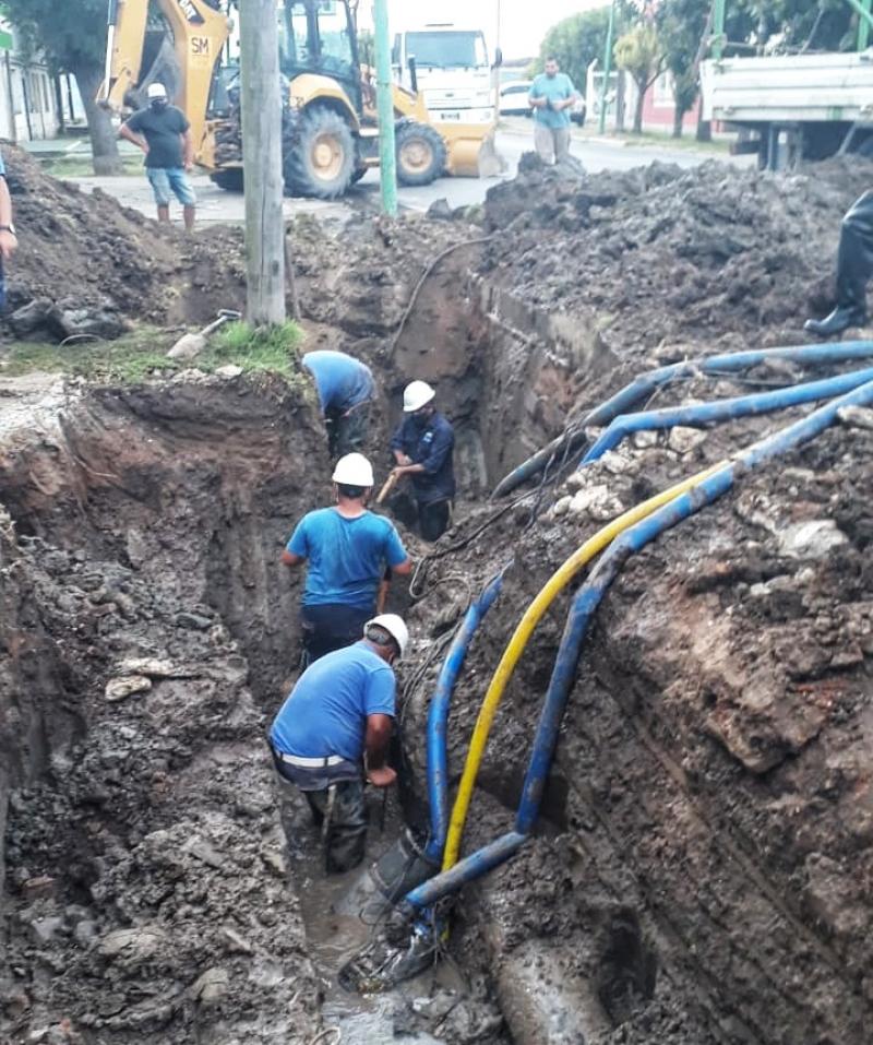 Avanzan los trabajos de reparación sobre la red de Ensenada