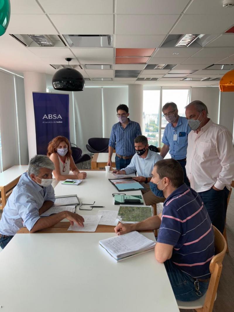 ABSA y la Subsecretaría de Hábitat de Provincia proyectan el servicio de agua y cloacas en barrio Planeadores