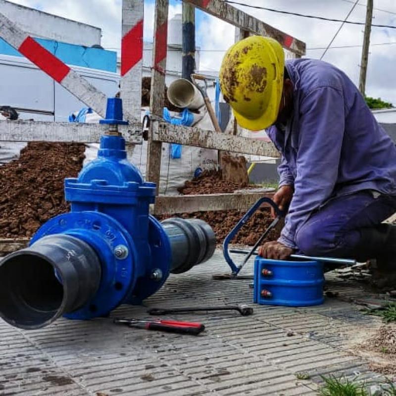 ABSA realiza mantenimiento en las redes de agua en La Plata y Bahía Blanca
