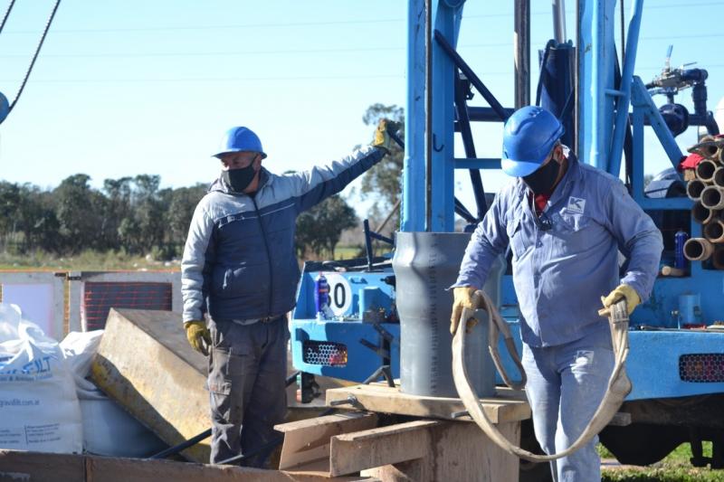 Avances en las obras de nuevas perforaciones de agua en La Plata