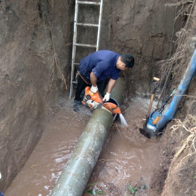 ABSA realiza tareas de reparación y mejoras en la red de agua de La Plata