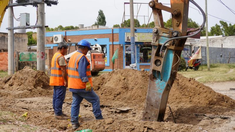 Bahía Blanca: se acerca al 90% de avance el tendido del Acueducto de Impulsión que mejorará el servicio a los barrios altos