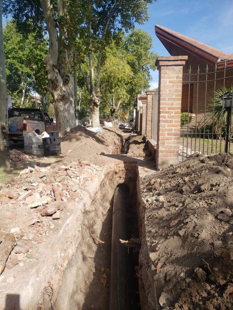 Reparación sobre la red de agua de San Vicente