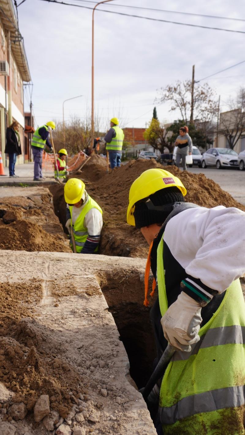 Recambio de cañerías en Bahía Blanca: ya se instalaron más de 25 mil metros de nuevos conductos