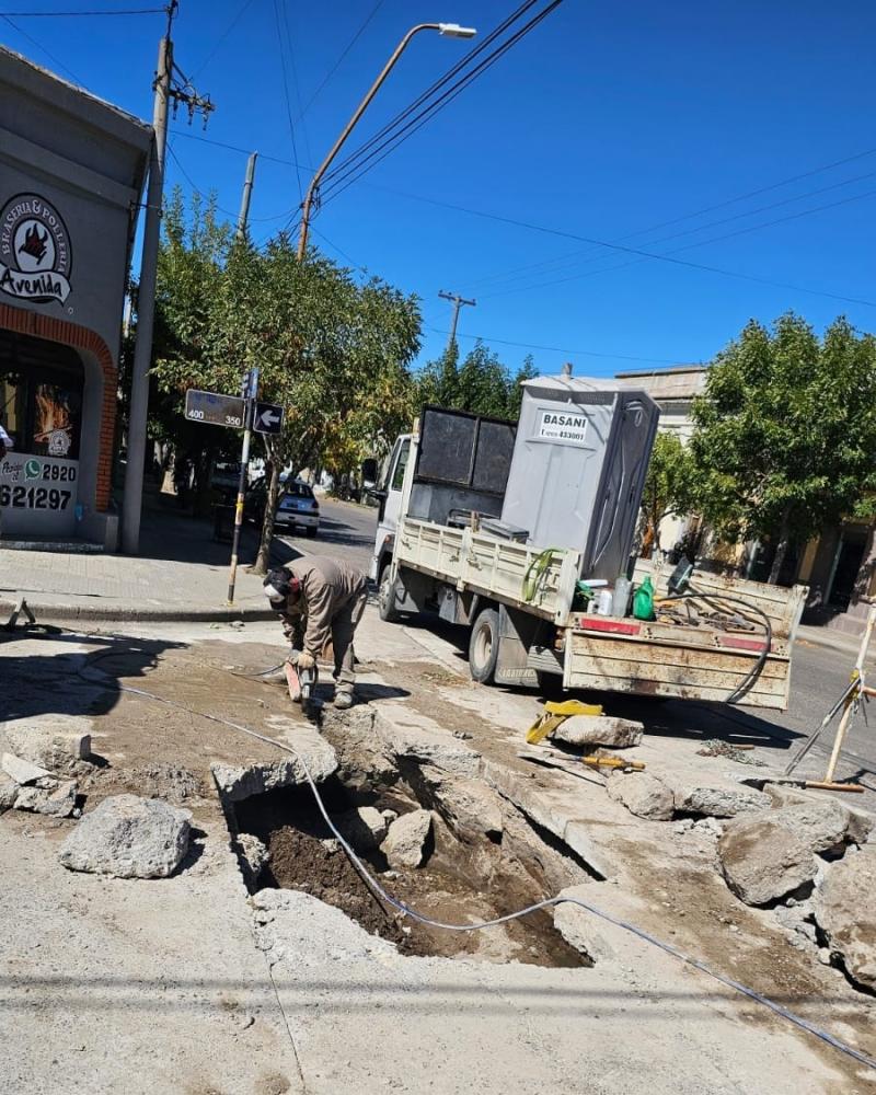 Patagones: avanza el reemplazo de un colector cloacal