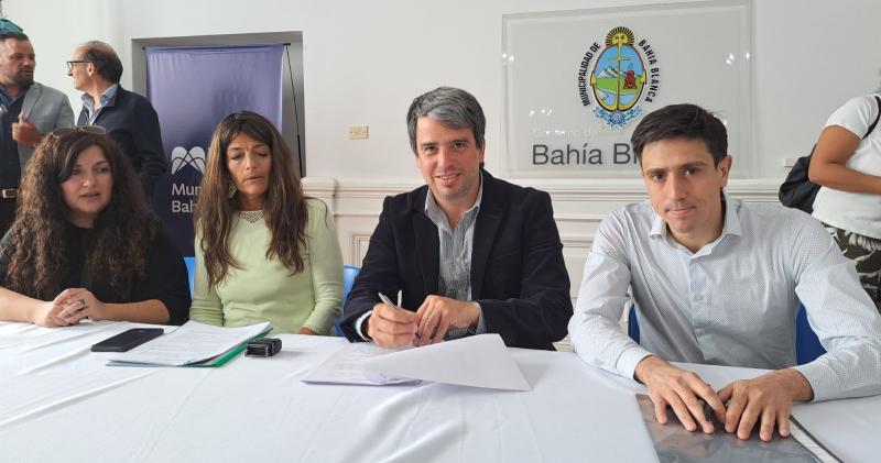 Importante convenio entre ABSA, ADA y la Universidad del Sur para estudiar el estado del Dique Paso de las Piedras