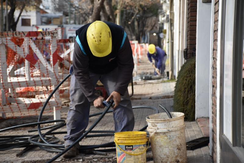 La Plata: con más de 92.300 metros de nuevas cañerías ya instaladas, avanza la renovación de la red de agua
