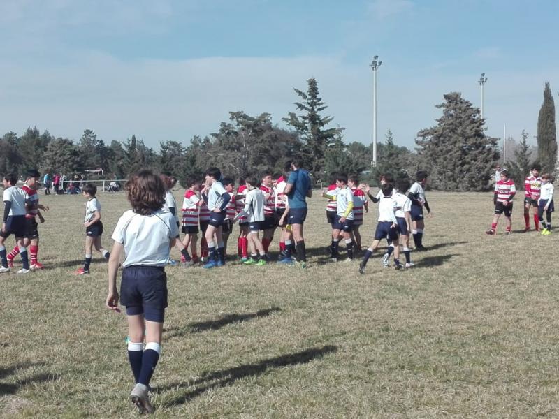 ABSA hidrató a los participantes del Encuentro de Rugby Infantil
