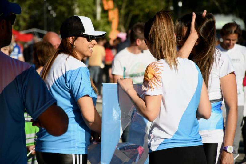 ABSA brindó agua en la maratón 24 horas por Malvinas