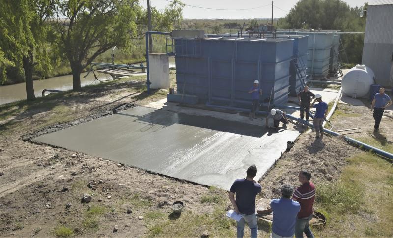 Trabajos para ampliar la producción de agua en Villalonga y Stroeder