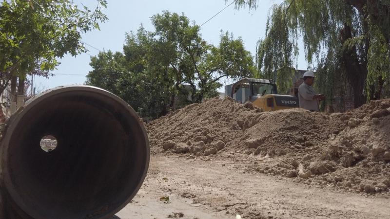 Etapa final del recambio del colector 25 de Mayo en Cañuelas
