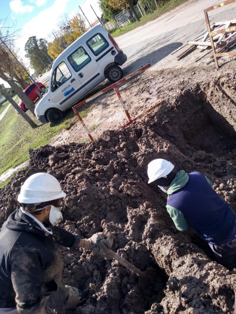 Reparación de ABSA sobre la red de agua en Maipú