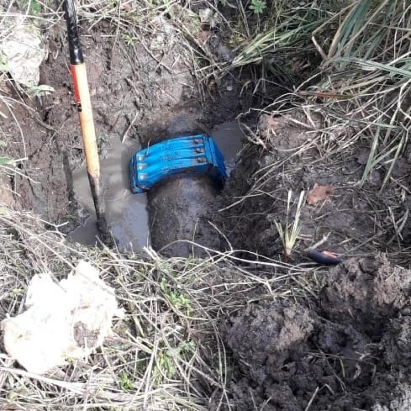 Reparación sobre la red de agua de Berisso