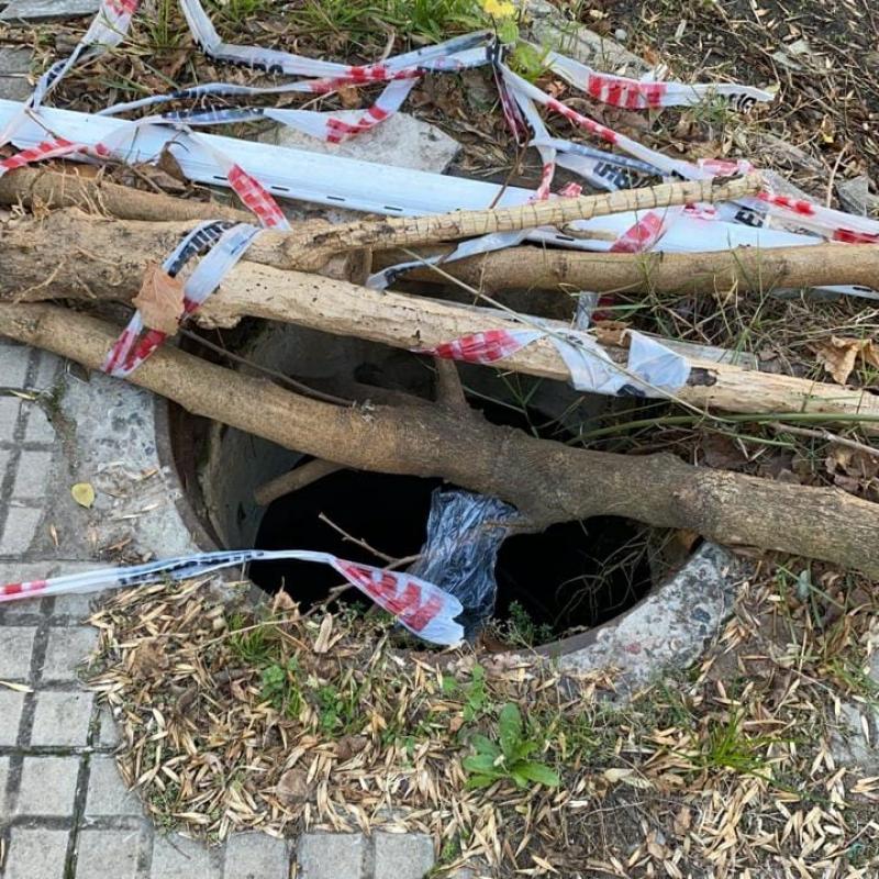 Vandalización sobre la red de cloacas en La Plata