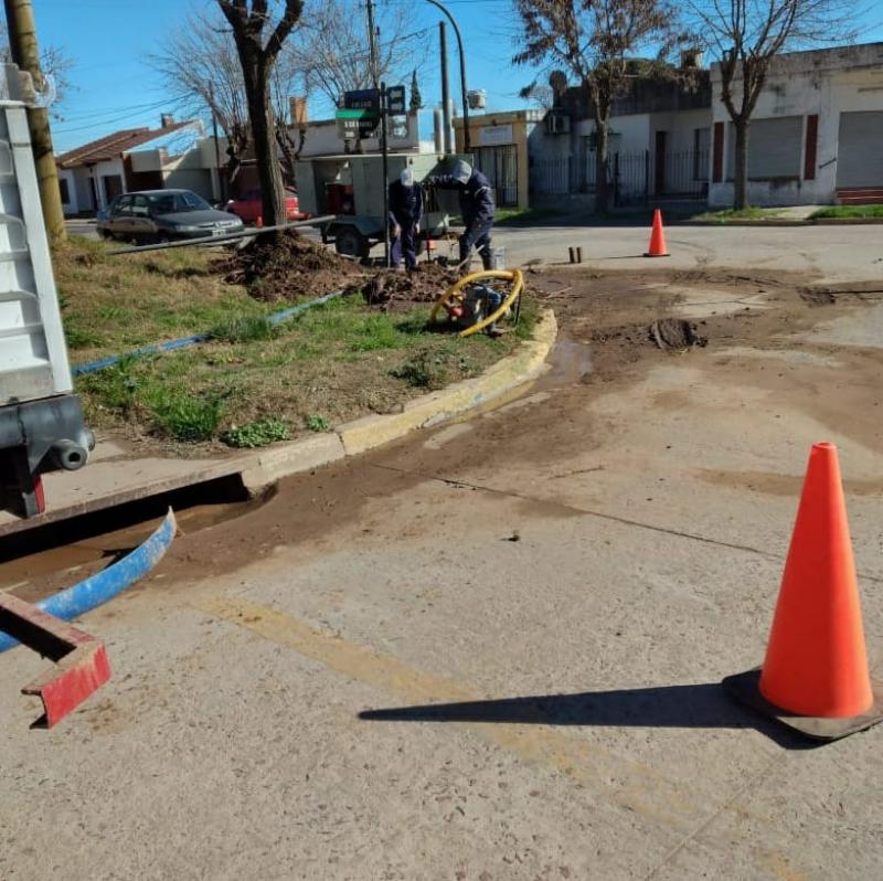  Culminaron las tareas de reparación sobre la red de agua en Carlos Tejedor