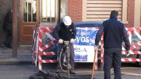 La Plata - Reparaciónn de conexión en el centro de la ciudad
