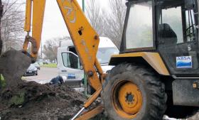 La Plata: reparación de cañería de 75 milímetros sobre la avenida 32 y 11